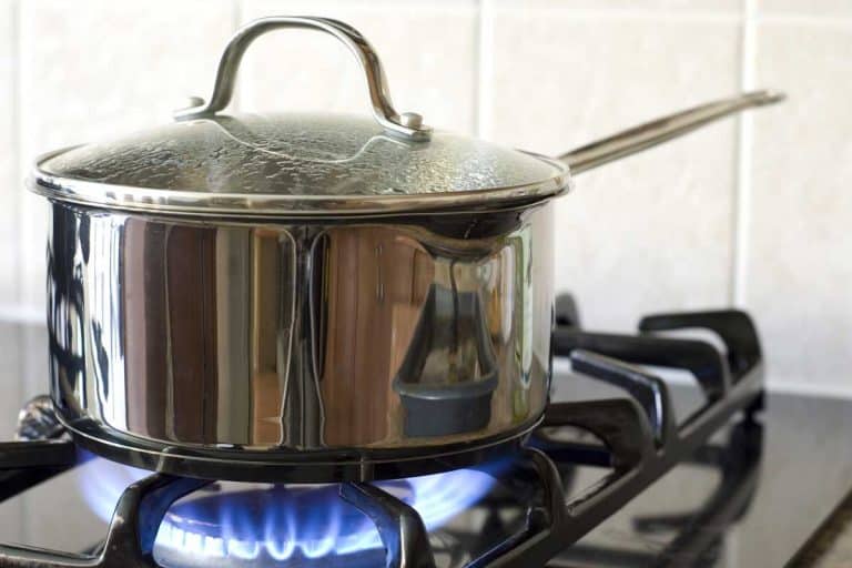 Cooking or boiling on a gas stove using a stockpot, Should A Stockpot Be Covered?