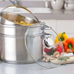 Stockpot multi-cooker with pasta, vegetable and spices, How Big of a Stockpot Do I Need?