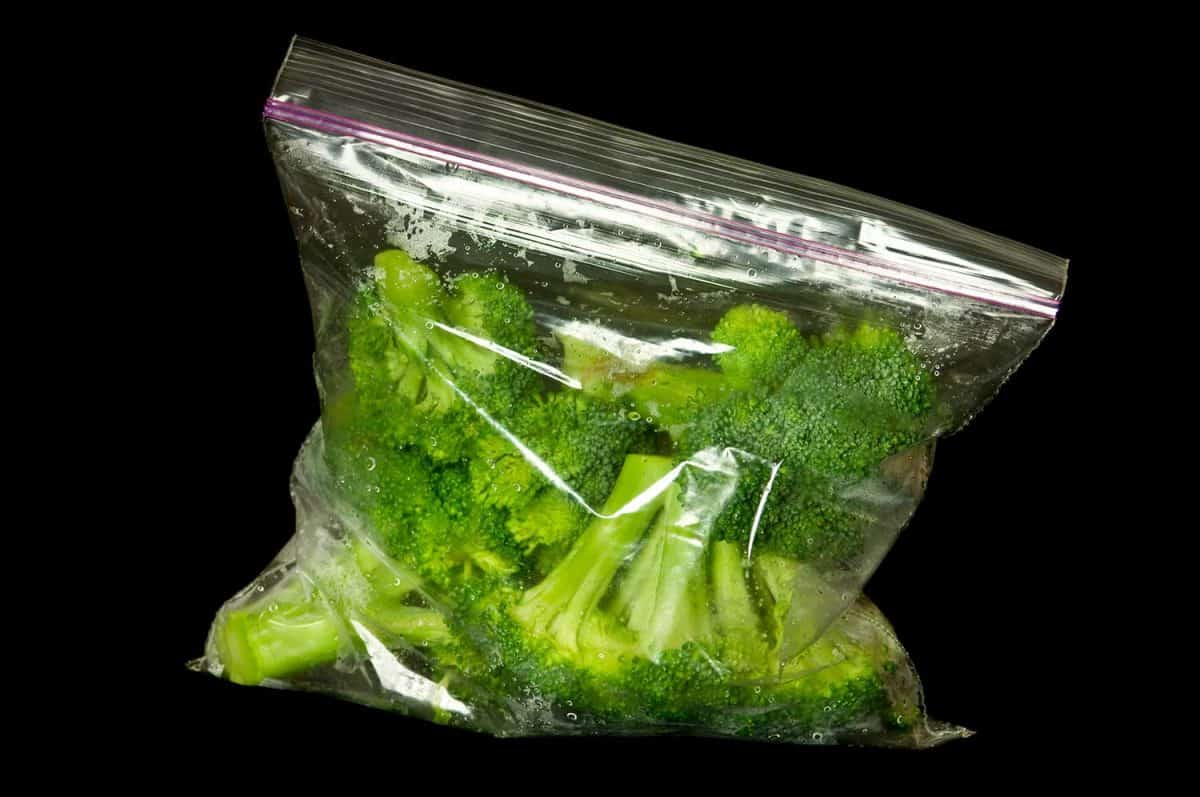 A ziplock bag full of broccoli