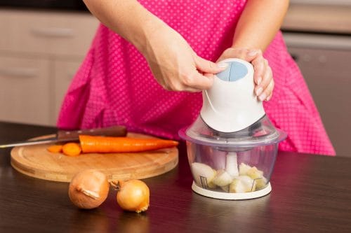 Read more about the article What’s The Best Way To Chop Onions In A Food Processor?