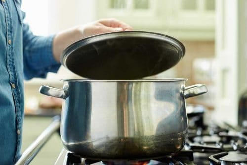 Read more about the article Cooking: Covered Vs Uncovered – When Should You Cover A Cooking Pot?