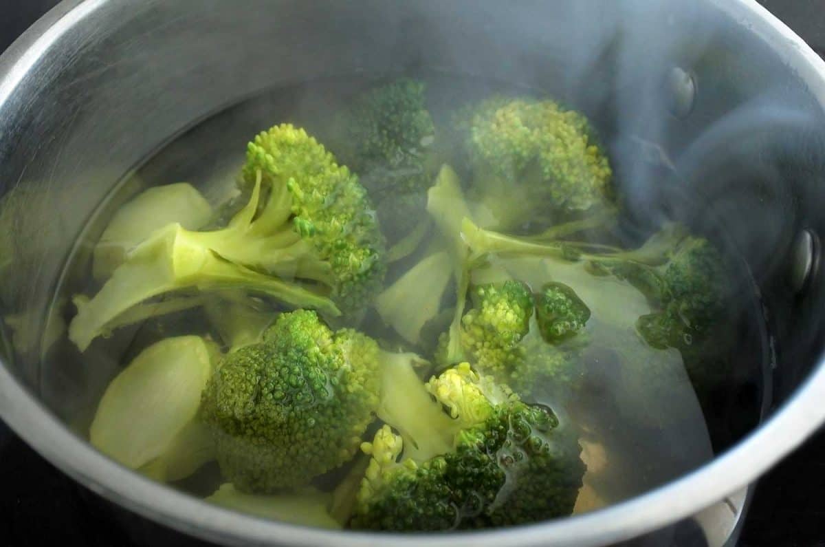 Cooking broccoli vegetable in a steamer