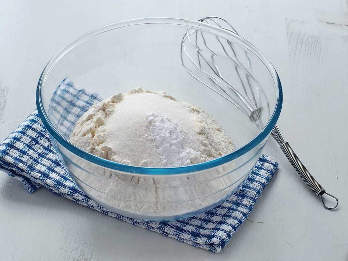 Preparing dough for sponge cake, cupcakes or muffin