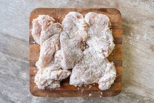 Read more about the article How To Flour Chicken [5 Easy Steps To Follow]