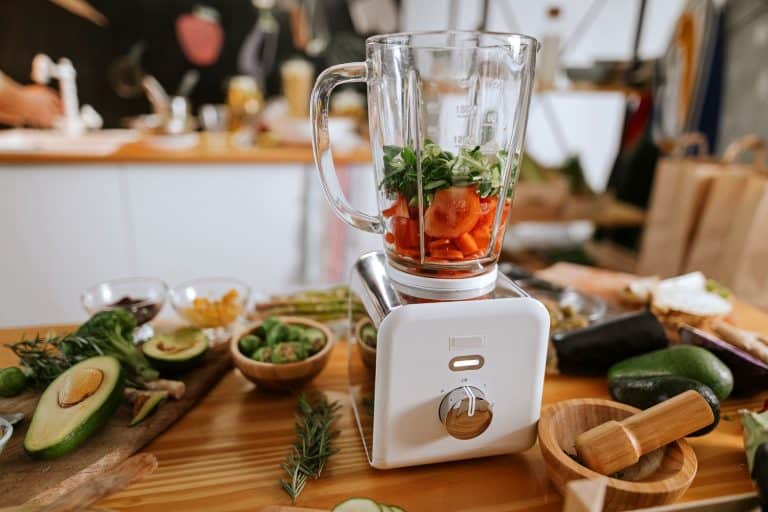 Blending vegetables and other herbs and spices on a blender, What To Do If You Don't Have A Blender [8 Alternatives]
