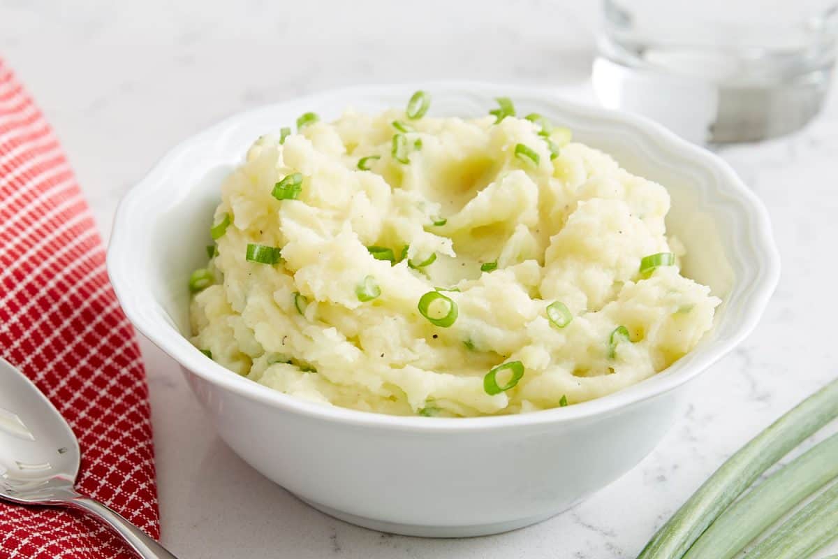 An up close photo of a freshly cooked mashed potato