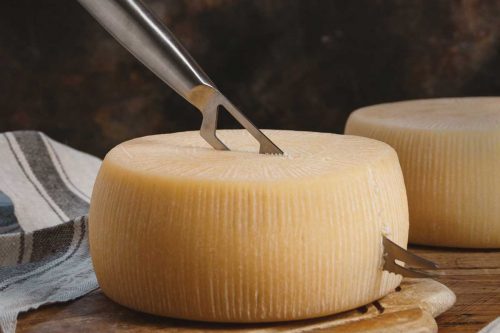 Read more about the article How Do You Keep Cheese From Sticking To The Knife?