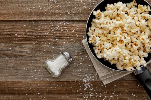 Read more about the article 10 Types Of Oil For Popcorn To Consider