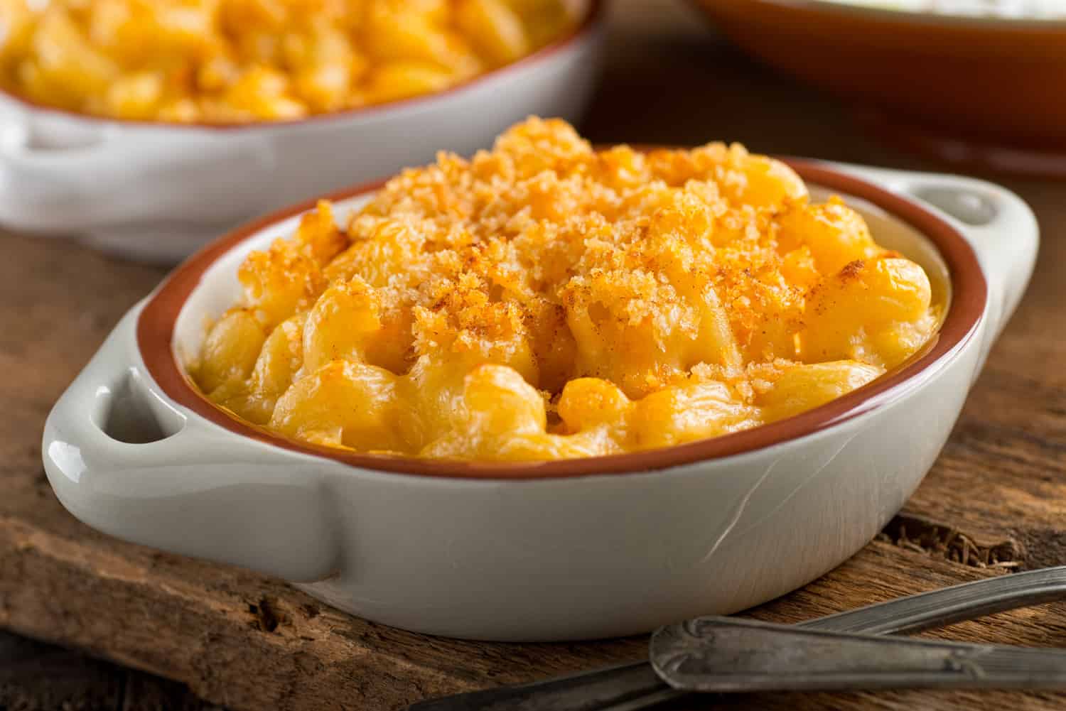 A bowl of delicious homemade mac and cheese.