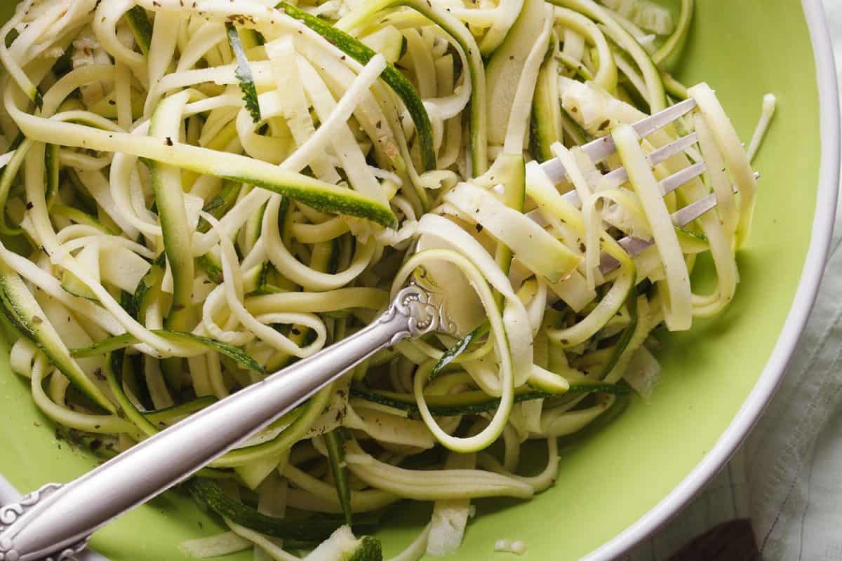 Dietary zucchini pasta in a bowl