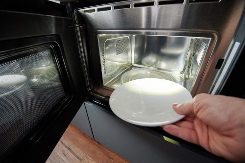 Read more about the article Can Corelle Dishes Go In The Microwave?