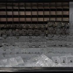 Ice cube in ice making machine, Do Ice Makers Turn Off Automatically?