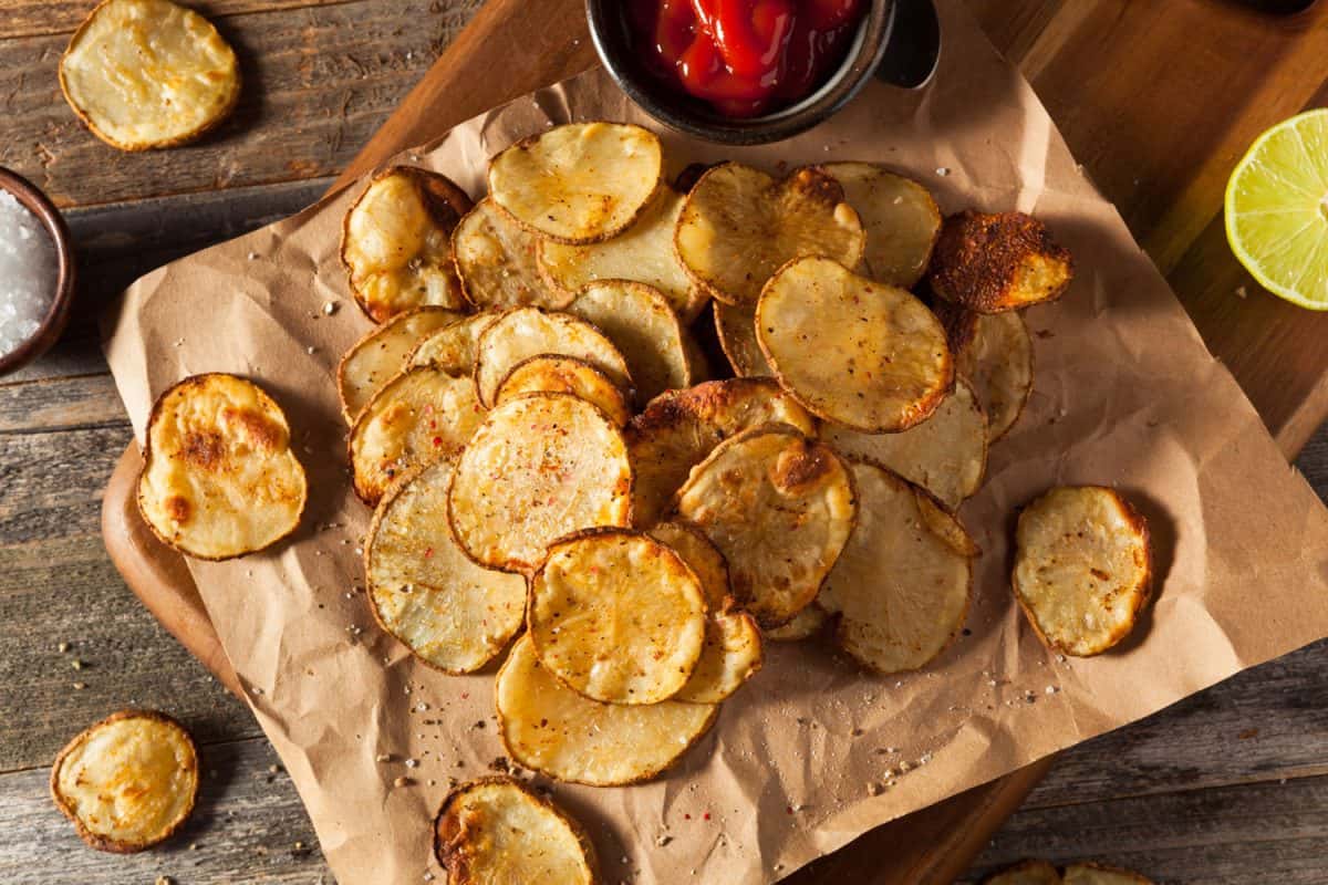 Delicious fresh deep fried potato chips