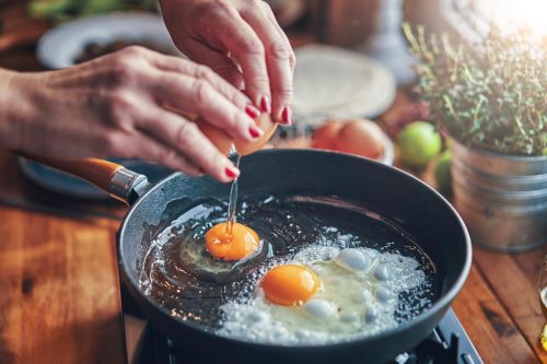 Read more about the article Does Frying An Egg Add Calories?