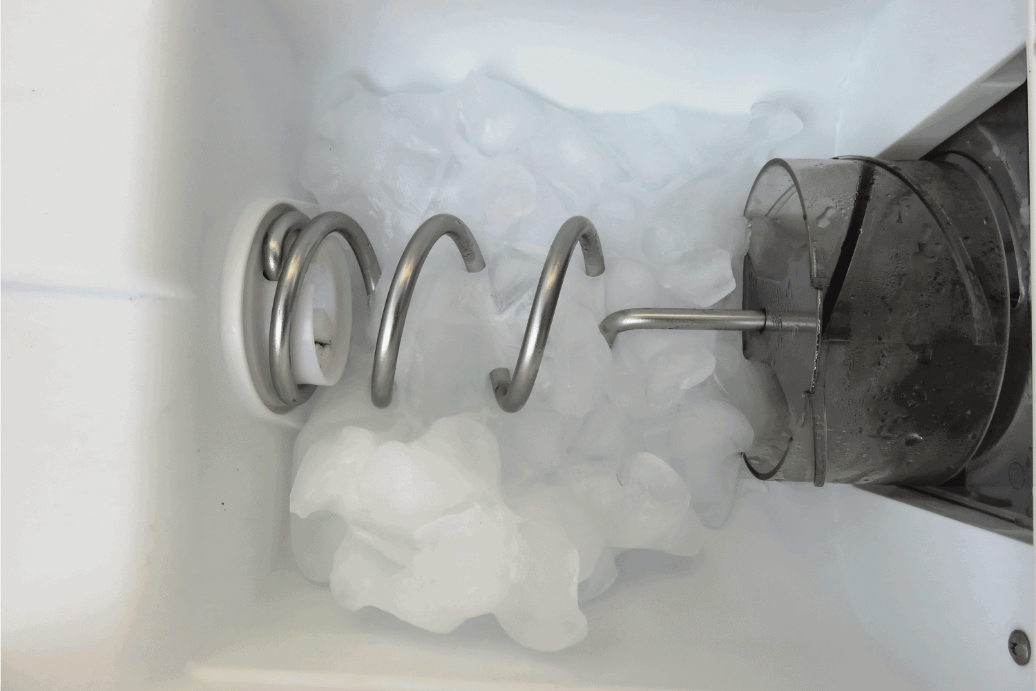 Icemaker in action