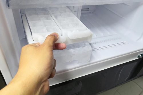 Read more about the article At What Temperature Should An Ice Maker Be On?