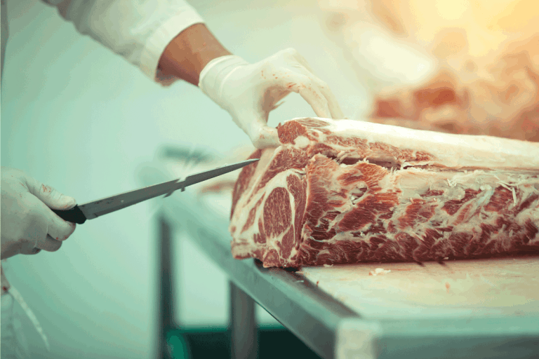 The-butcher-cutting-wagyu-beef-in-slaughterhouse.-Should-A-Boning-Knife-Be-Flexible-Or-Stiff-Straight-Or-Curved