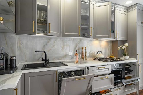 Read more about the article Should Wall Color Match Kitchen Cabinets?