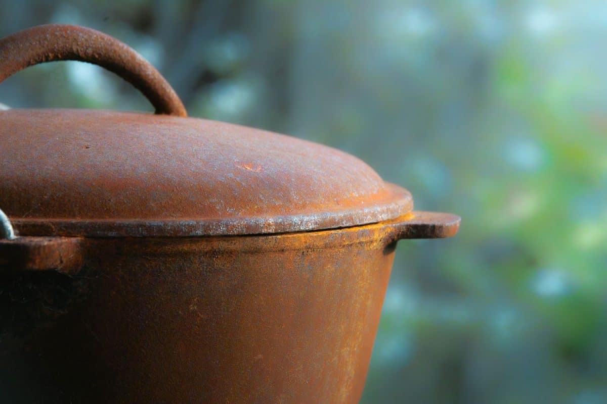 Rust accumulating on the sides of a pot