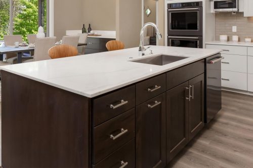 Read more about the article What Color Cabinets With White Countertops?