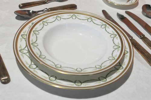 Read more about the article How To Remove Black Marks And Stains From Corelle Dishes