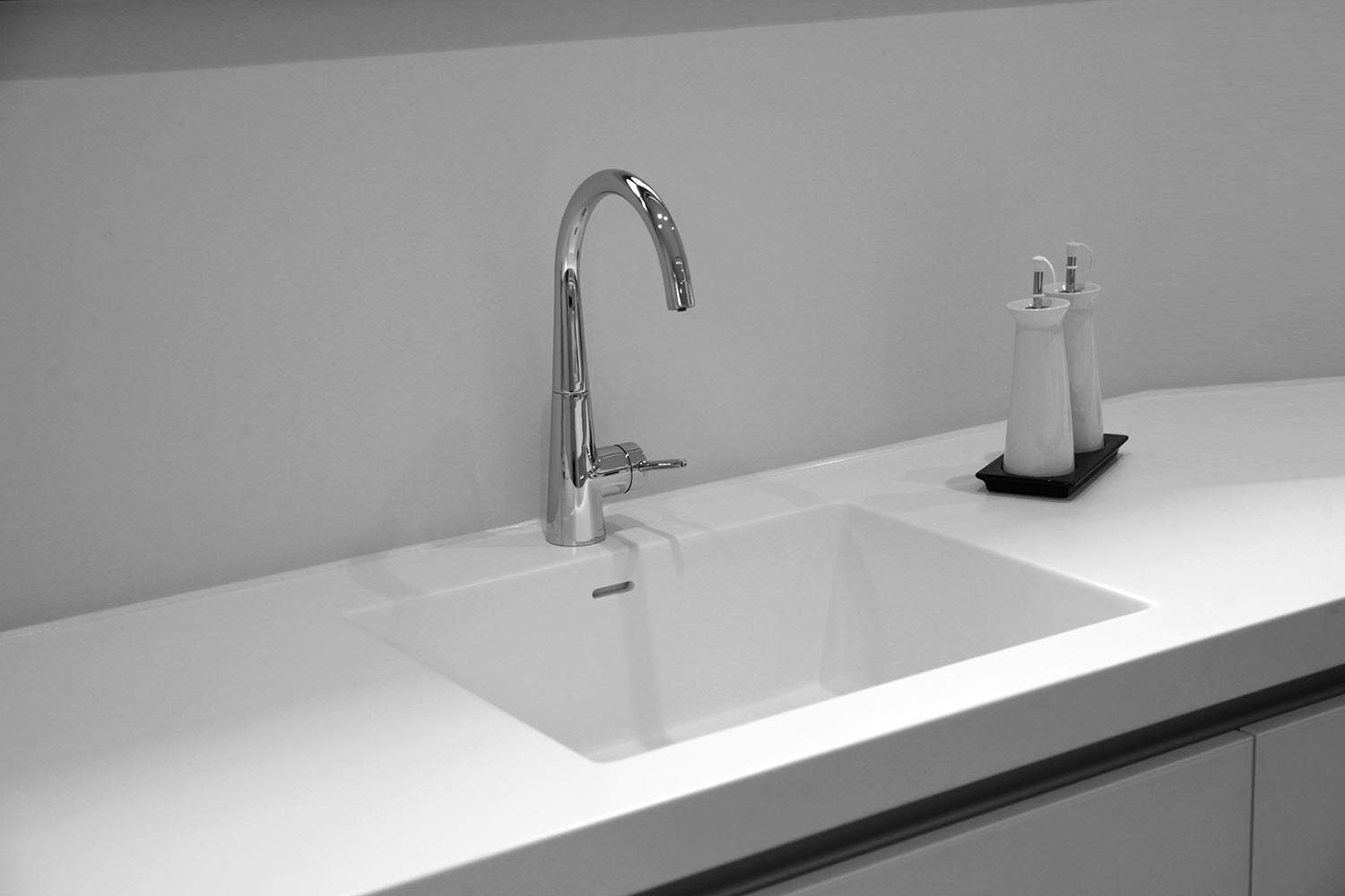 Black and white kitchen sink