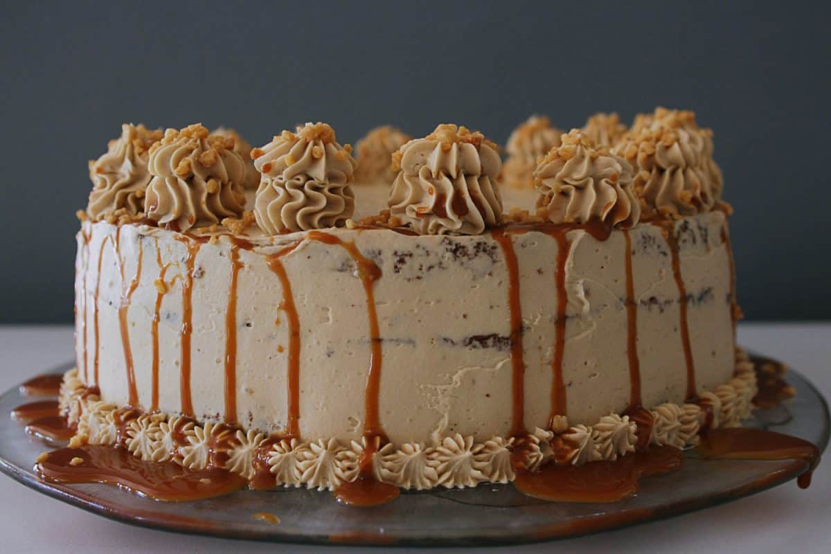 caramel buttercream frosted birthday cake, What Cake Goes With Buttercream Frosting?