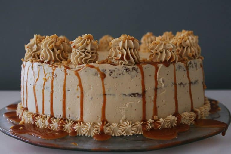 caramel buttercream frosted birthday cake, What Cake Goes With Buttercream Frosting?