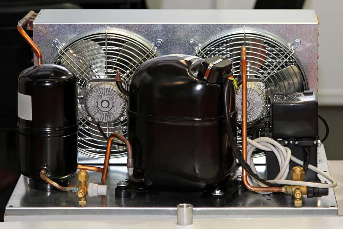 Refrigerator compressor pump with air condenser unit