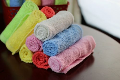 Read more about the article How To Store Wet Dishcloths [6 Best Solutions]