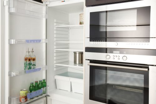 Read more about the article Fridge Buzzing Stops When Door Open—Is This Ok?
