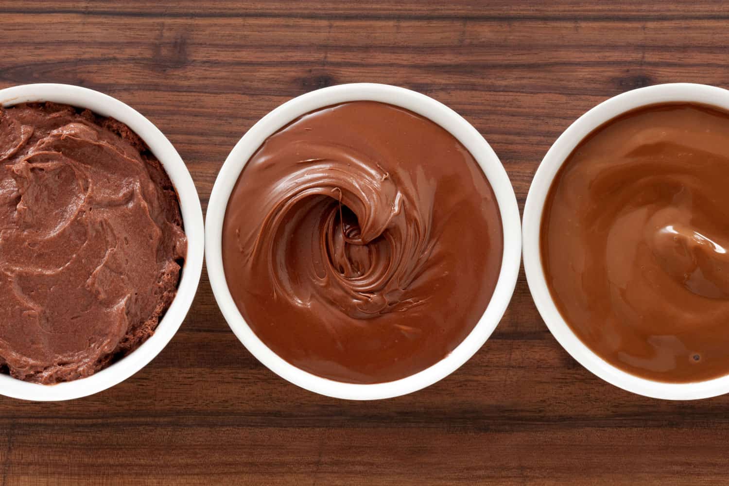 Determine your chocolate mousse if it can still be eated or not by smelling