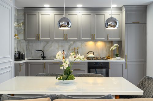 Read more about the article What Color Hinges And Knobs For Gray Kitchen Cabinets?