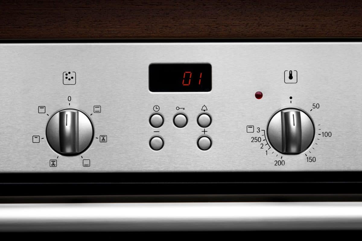 Oven adjustment panel and heating setting