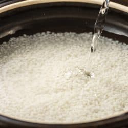 Pour water into rice - How Much Water To Rice In Rice Cooker [Ratio By Type Of Rice]