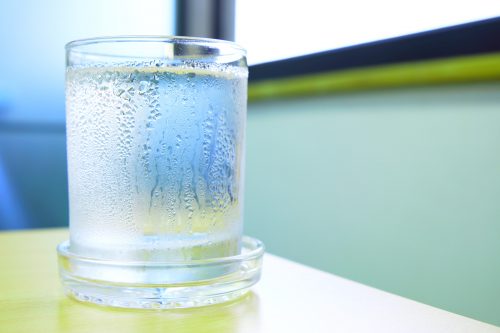 Read more about the article How To Keep Drinking Glasses From Sweating