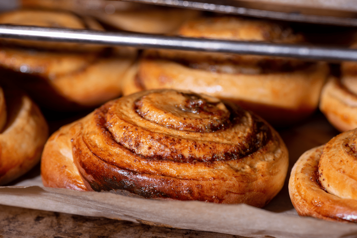 Cooking cinnamon rolls inside the oven