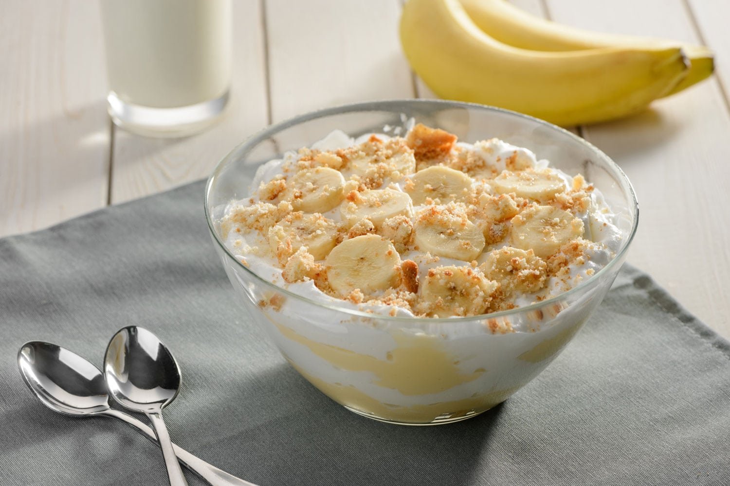 Banana pudding and its delicious topping of a cookie bread