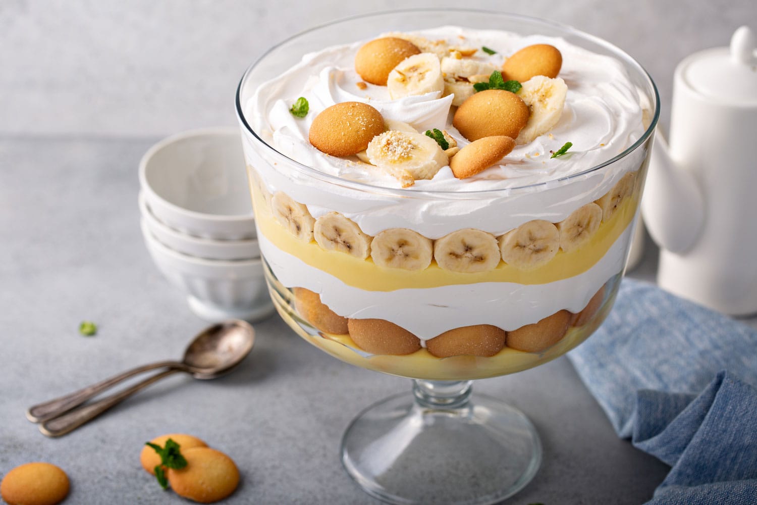 Banana pudding and its delicious topping of a cookie bread