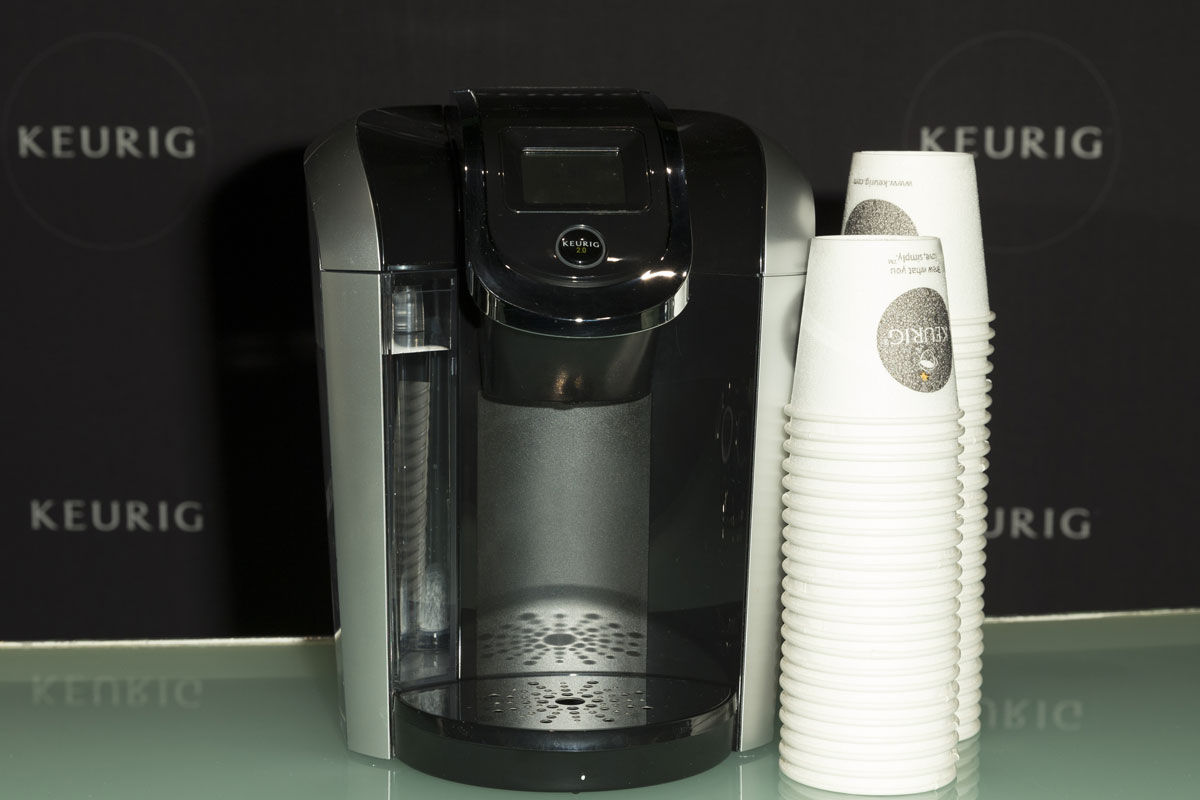 Keurig coffee machine and Keurig cups on the side