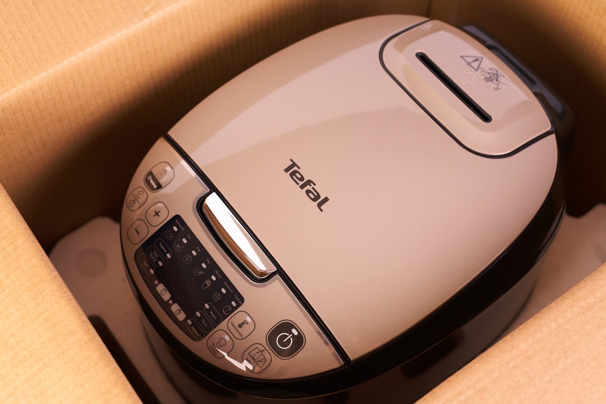 A brand new Tefal just opened in the box