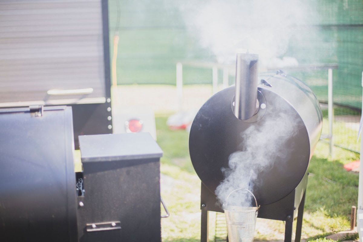 Barbeque Smoker