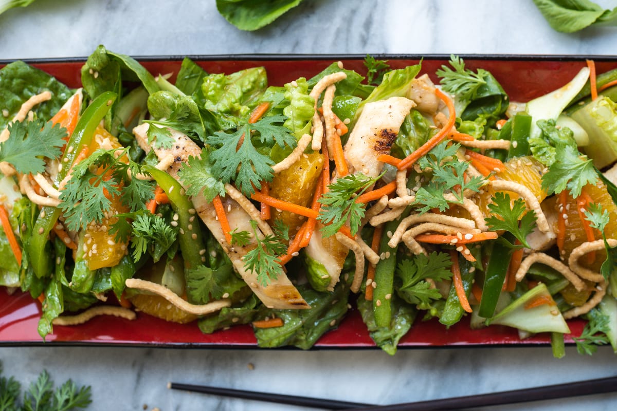 Chinese salad with grilled chicken and vegetables