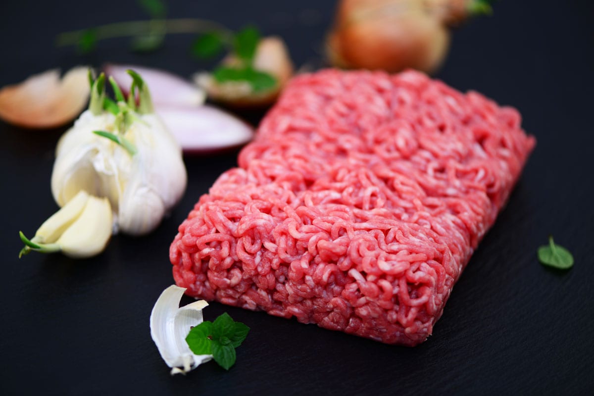 Minced meat with garlic and onion