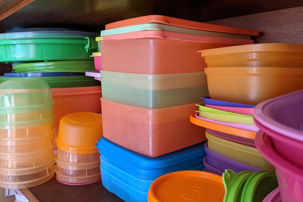 Reusable plastic container at rack (Tupperware)