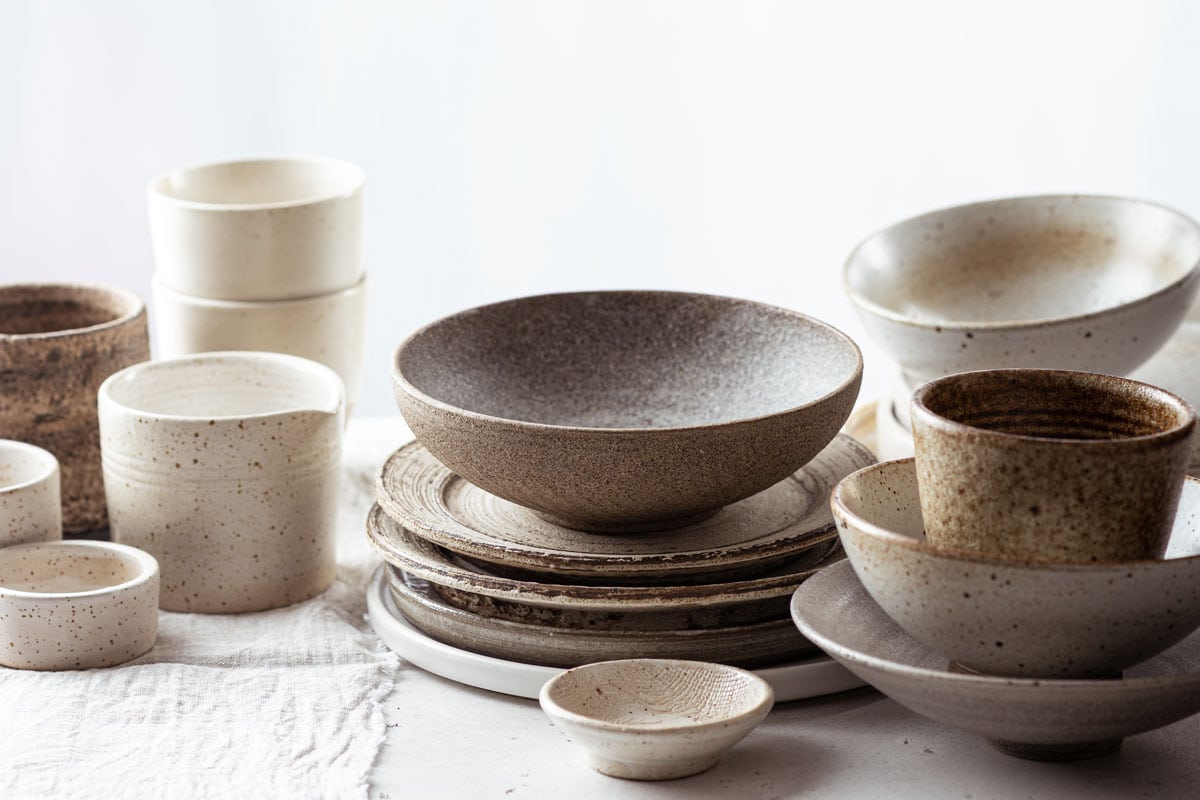 handmade-ceramic-tableware-empty-craft-plates