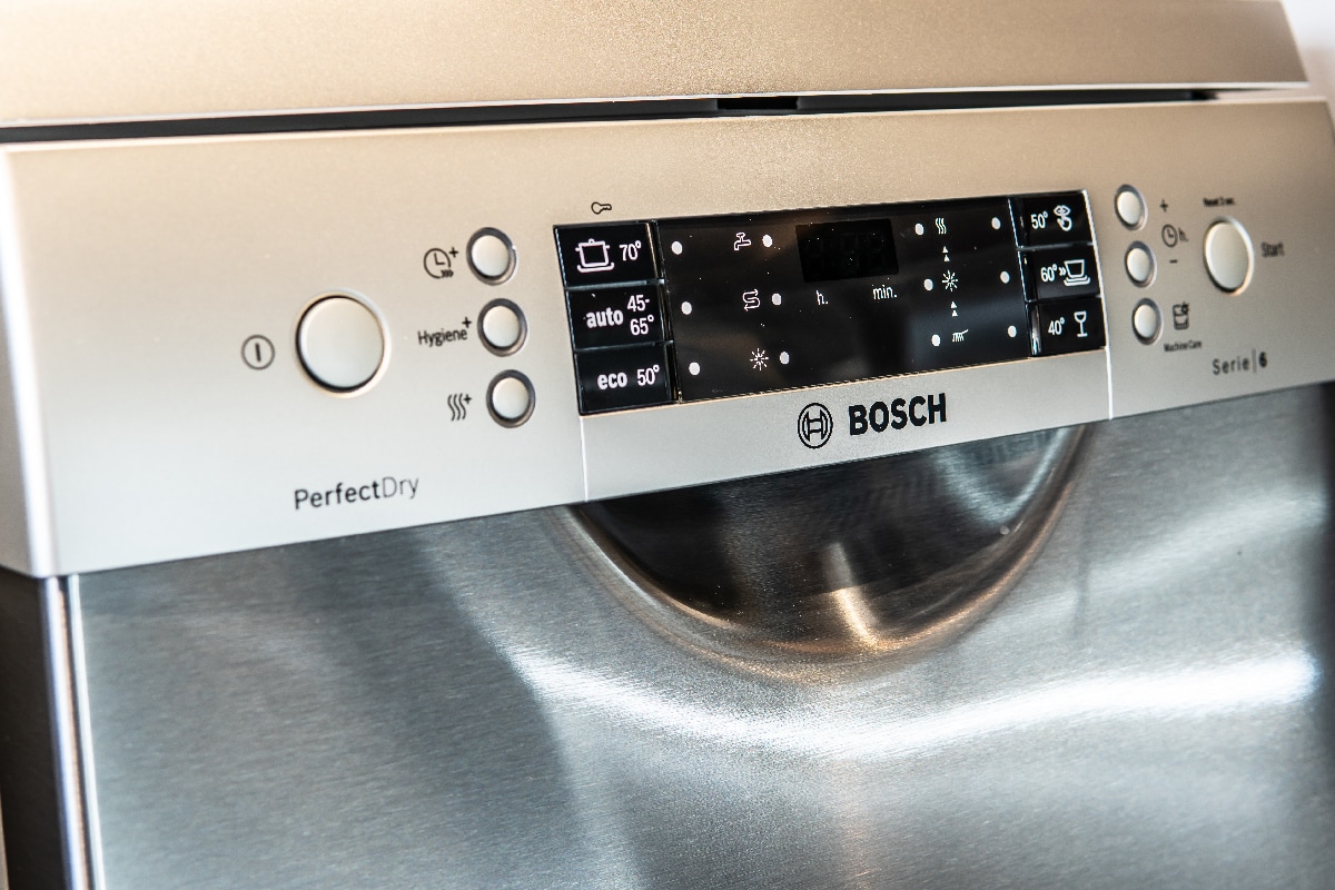Silver inox Bosch Serie6 PerfectDry dishwashers 60cm on display, What Dishwasher Detergent Does Bosch Recommend?