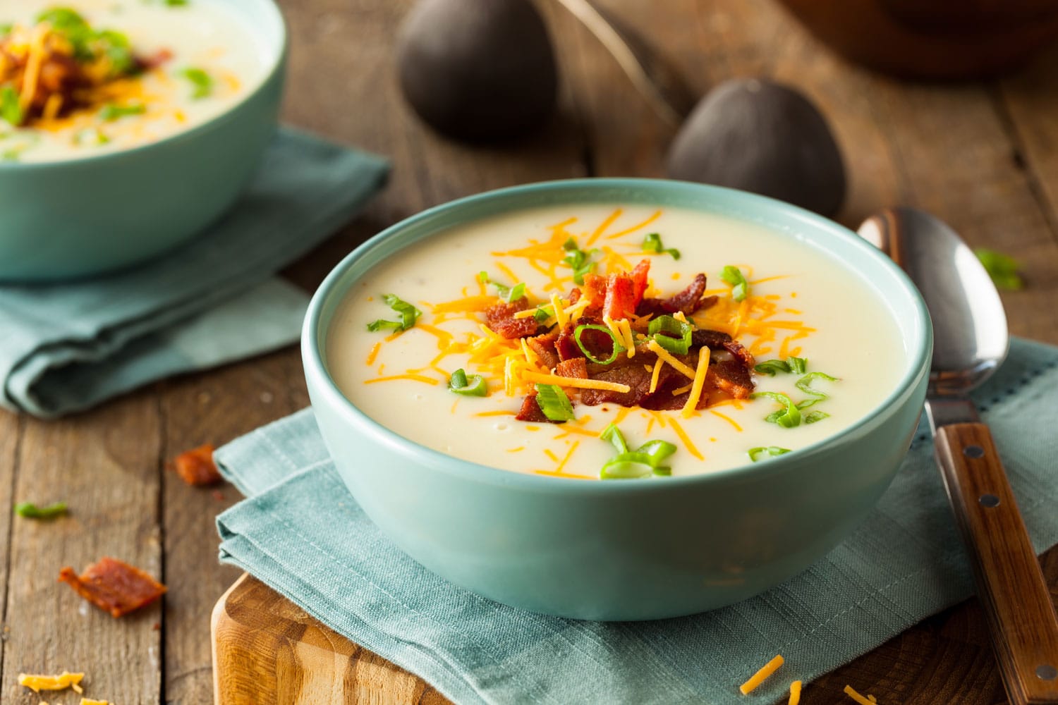 Creamy Loaded Baked Potato Soup with Bacon and Cheese 