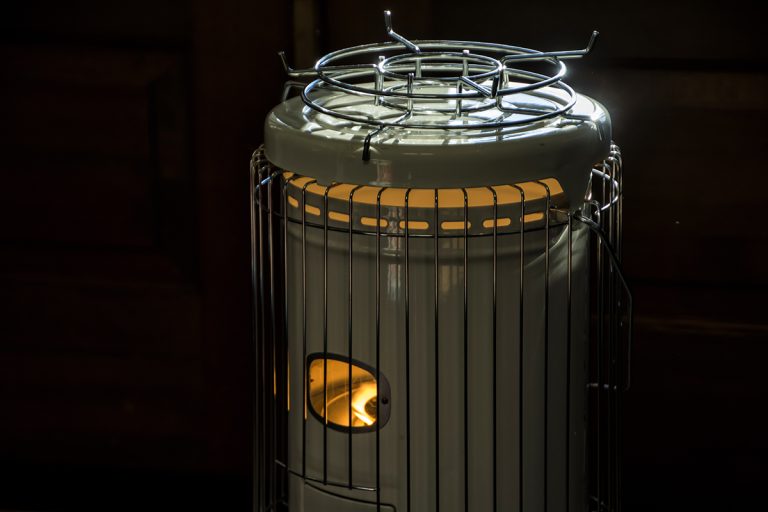 Kerosene heater with cooking features. Can You Cook On A Kerosene Heater? Should You?