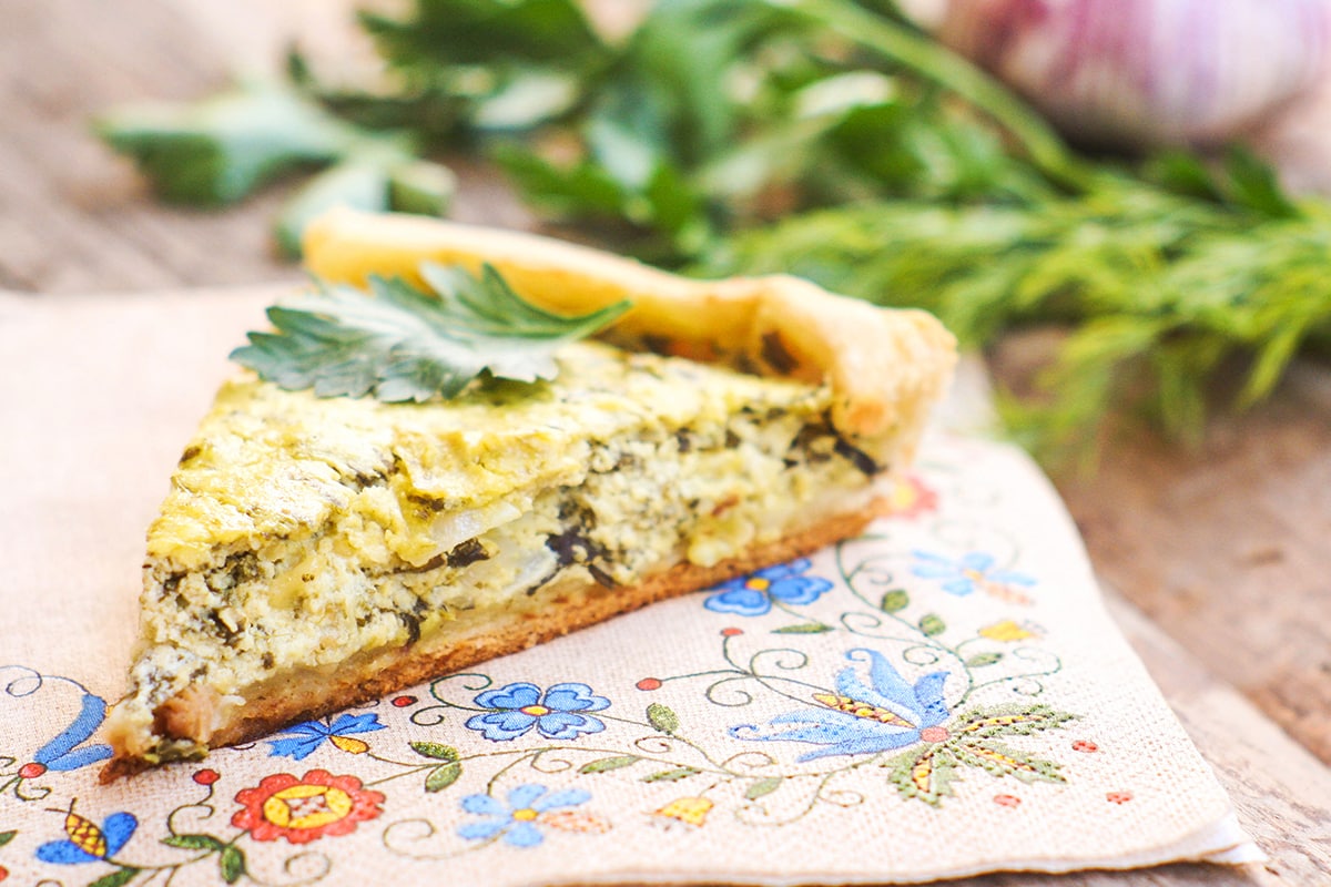 Pie with cottage cheese and sorrel